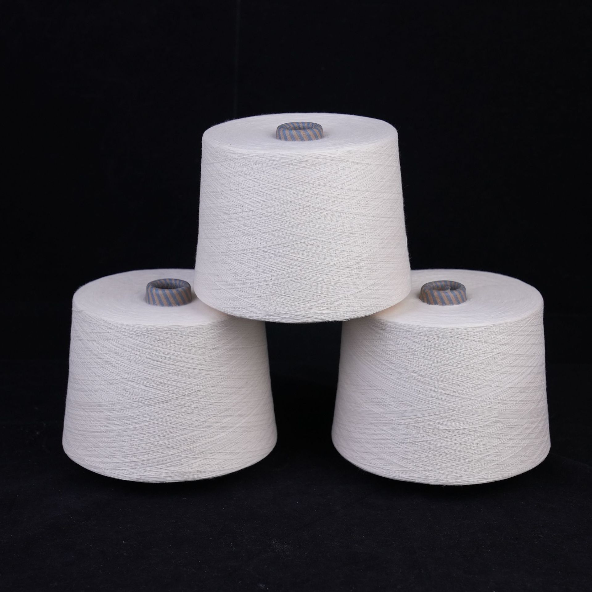 100% Xin Jiang Cotton 32S carded ring spun  for weaving and knitting